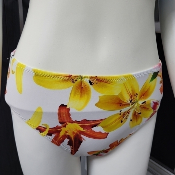 Brandless - FLORAL printed bikini - Picture 4 of 9